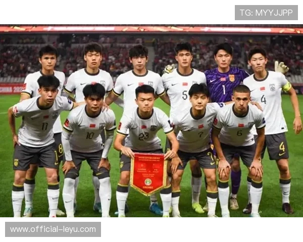 亚洲杯激战正酣中国队关键胜利点燃晋级希望球迷热情高涨