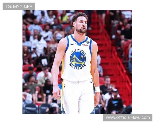 勇士队新赛季备战进入关键期 库里和汤普森恢复状态情况引关注 勇士队新赛季备战进入关键期 库里和汤普森恢复状态情况引关注