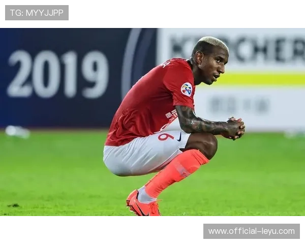 恒大连胜势不可挡，最新转会与赛程引球迷热议