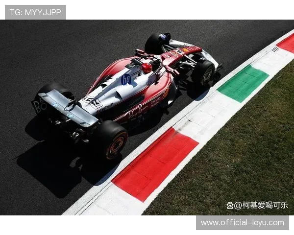 梅赛德斯与红牛赛季激战,汉密尔顿与维斯塔潘争夺积分榜领先 梅赛德斯与红牛赛季激战,汉密尔顿与维斯塔潘争夺积分榜领先