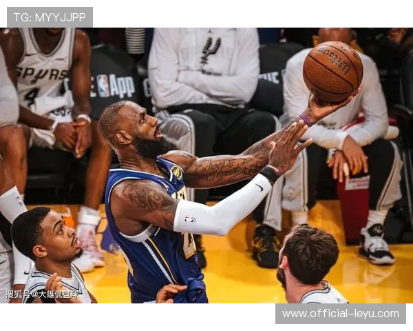 湖人逆转勇士夺赛季关键胜利詹姆斯表现再创历史新高